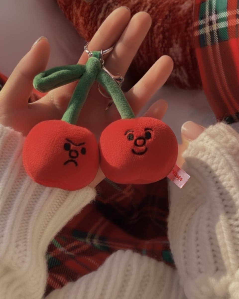 MOODY CHERRY KEYRING 6