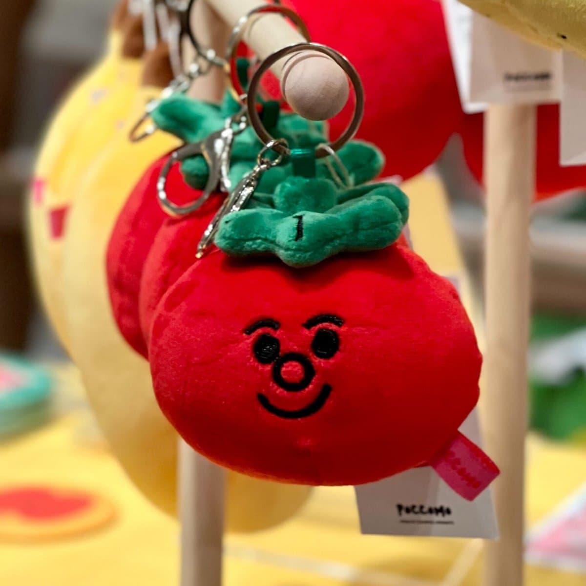 BIG HAPPY TOMATO KEYRING